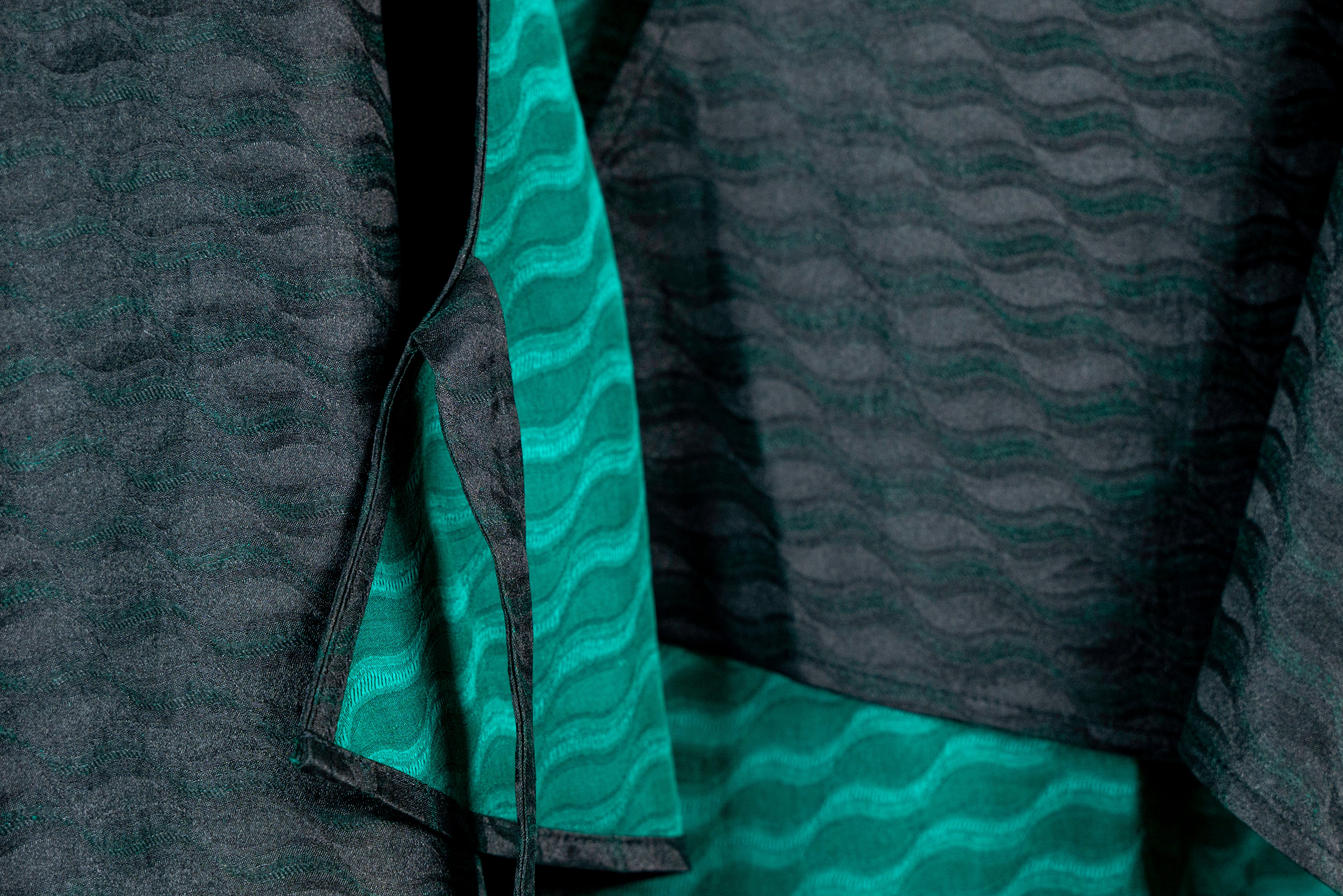 Xiangyun Silk Wrap Blouse – Wave Jacquard Edition - Yunsoar