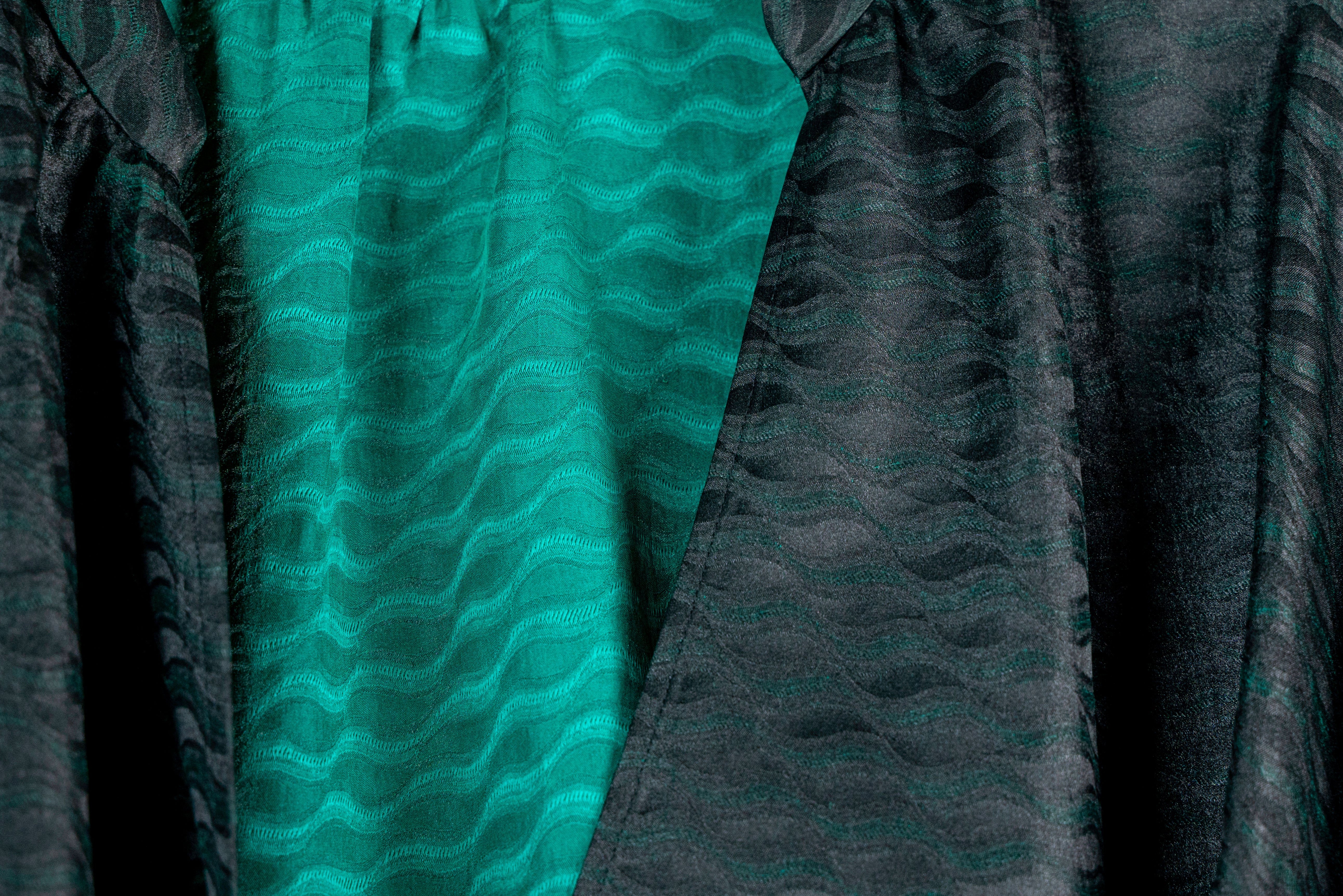 Xiangyun Silk Wrap Blouse – Wave Jacquard Edition - Yunsoar