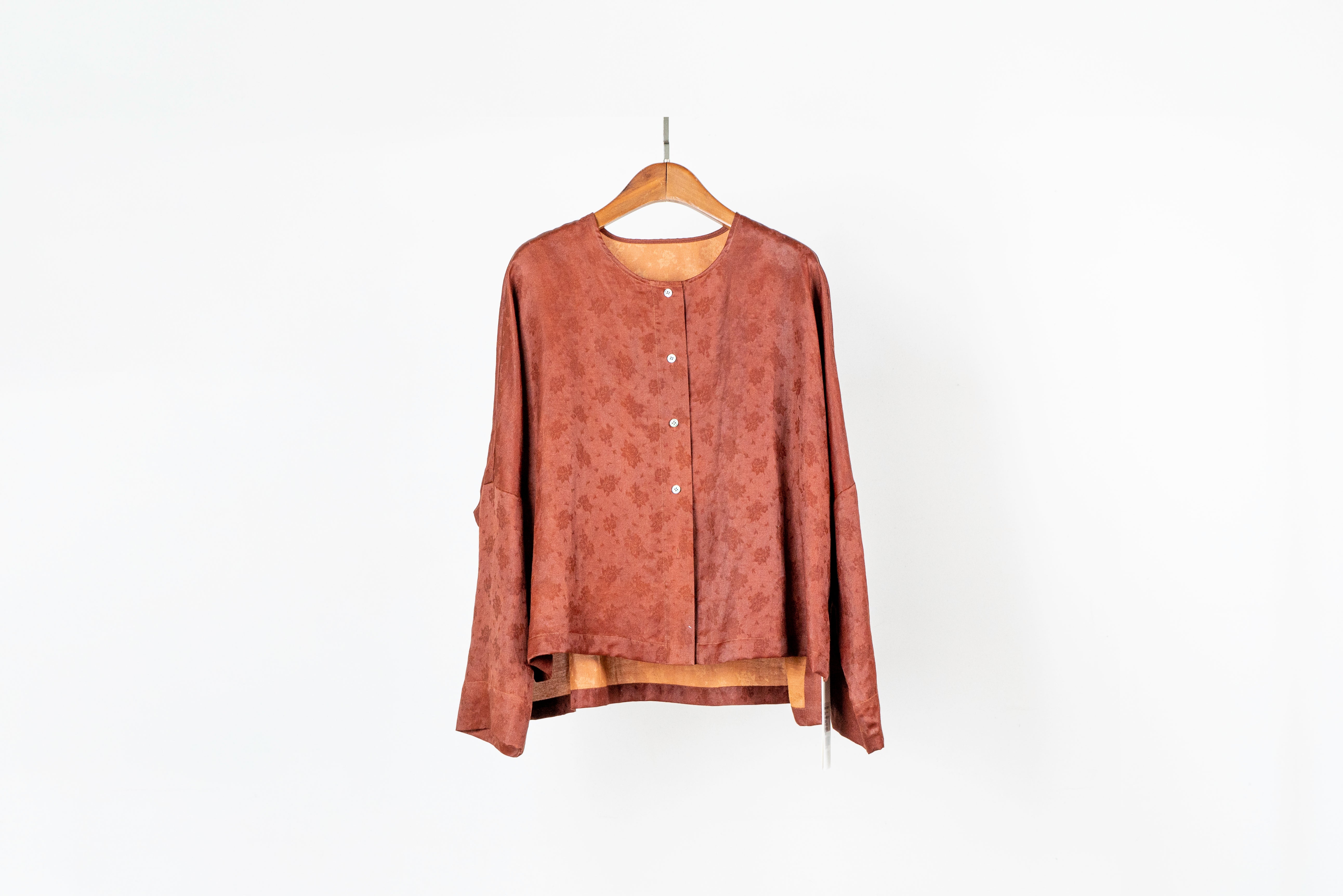 Handcrafted Red Xiangyunsha Jacquard Silk-Cotton Blouse - Yunsoar