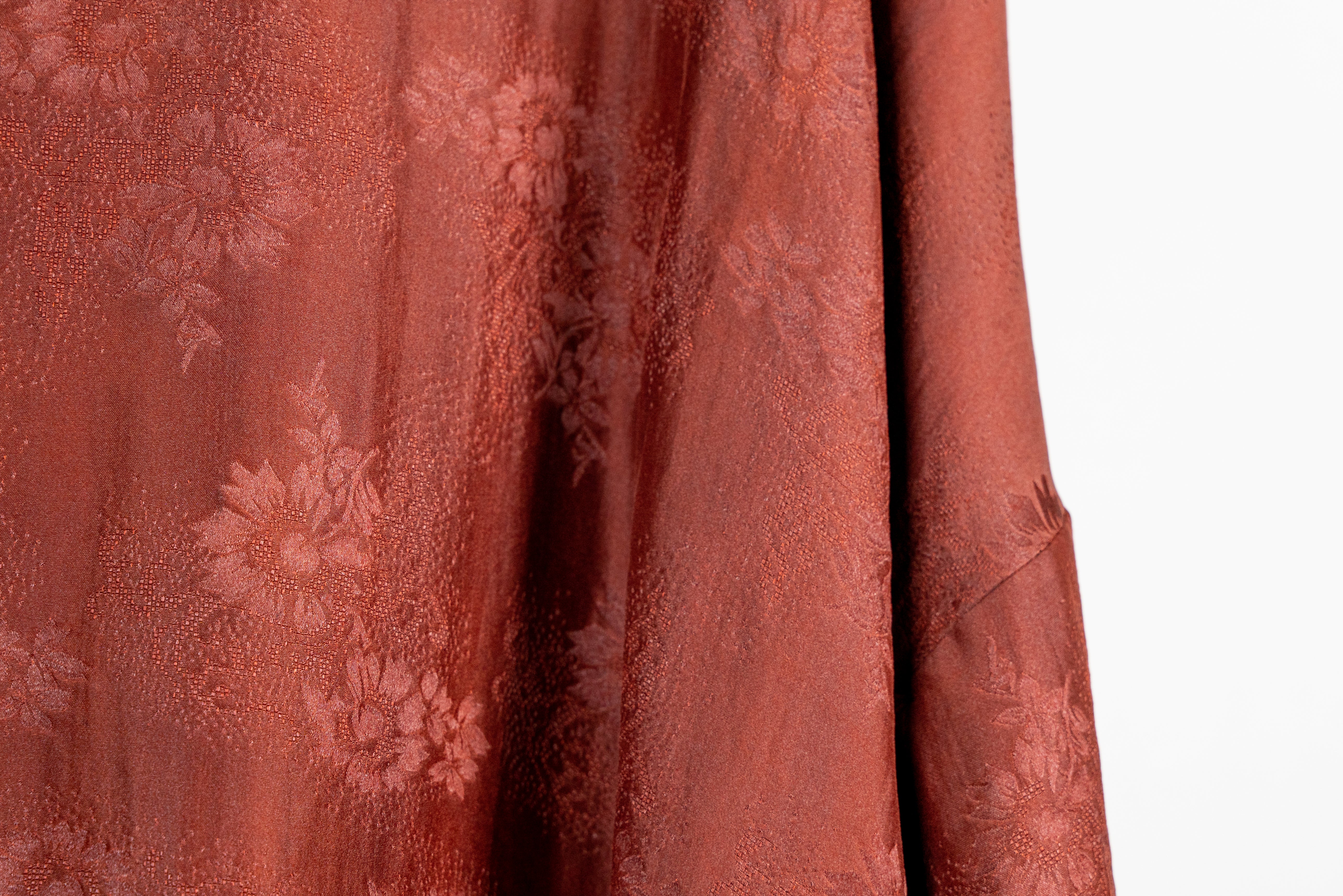 Jacquard Floral Silk Blouse – Handcrafted Xiangyunsha Elegance - Yunsoar