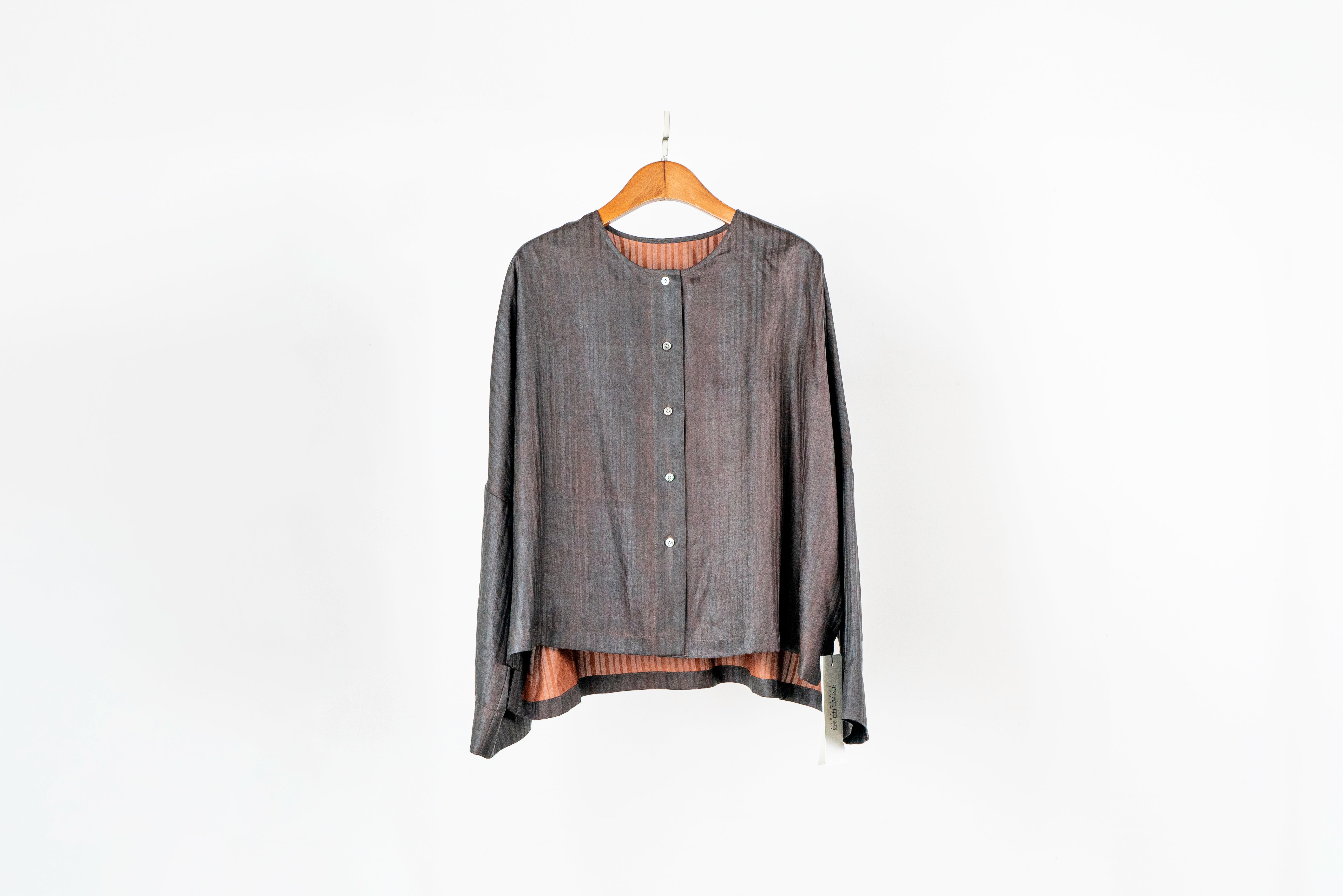Xiangyun Silk Blouse – Irregular Striped Round Neck Edition - Yunsoar