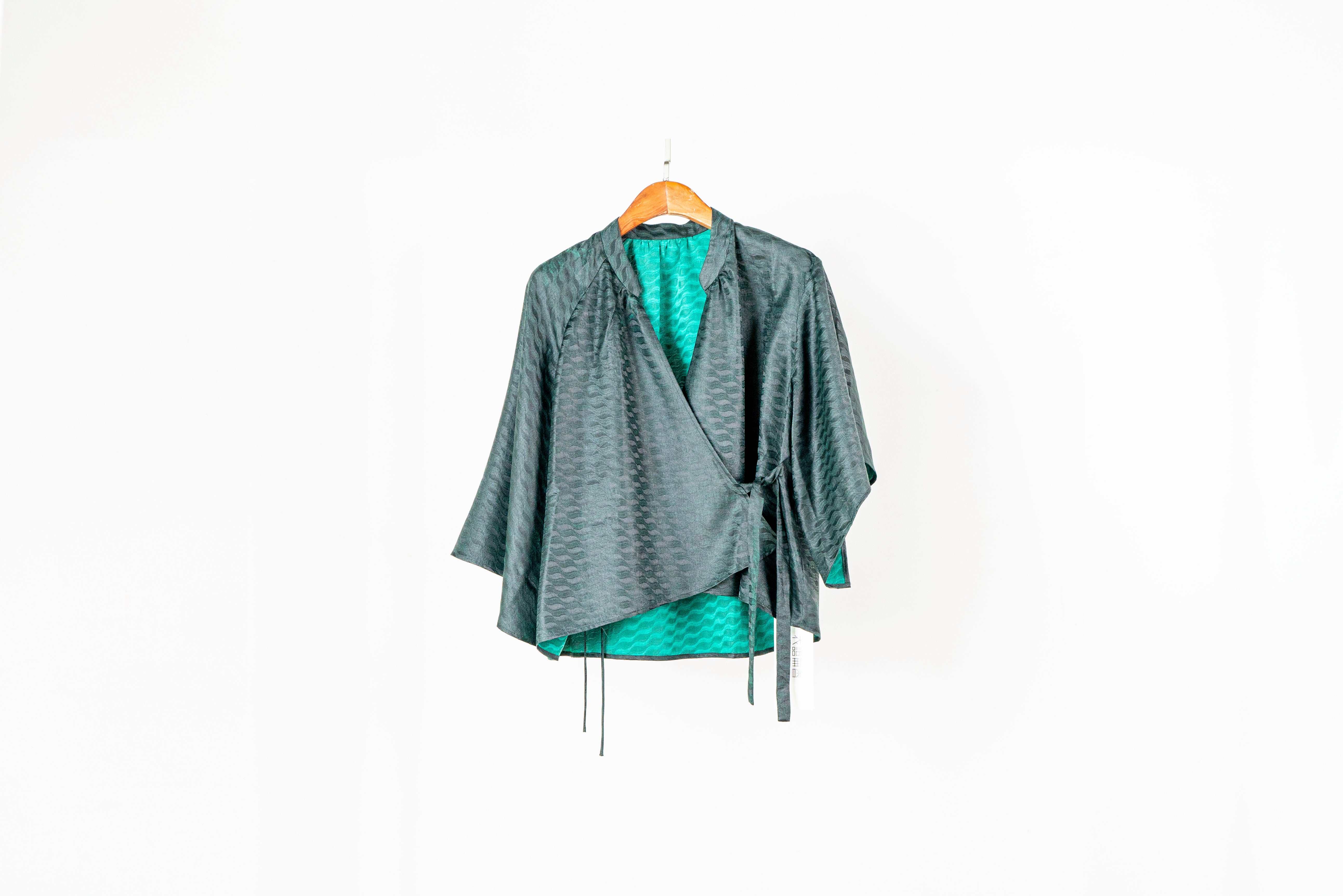 Xiangyun Silk Wrap Blouse – Wave Jacquard Edition - Yunsoar
